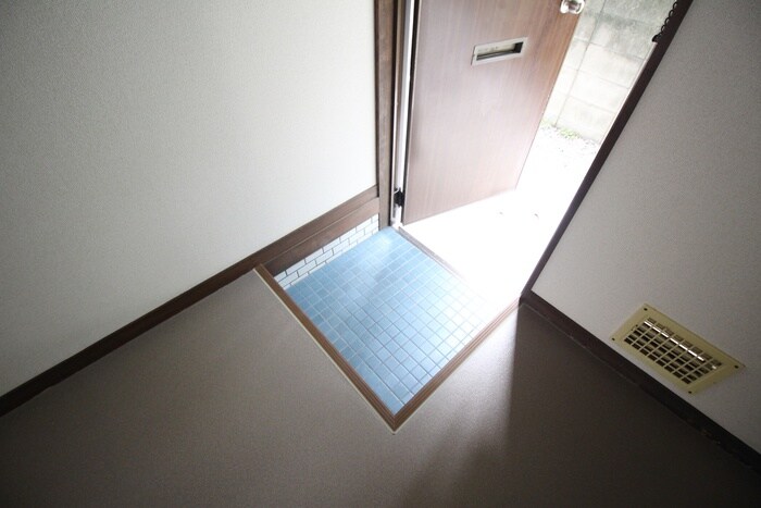 物件内観写真13　(玄関)