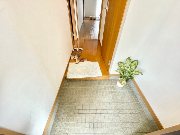 物件内観写真19　(玄関)