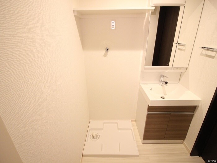 物件内観写真14　(洗濯機置場)