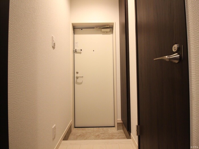 物件内観写真16　(玄関)