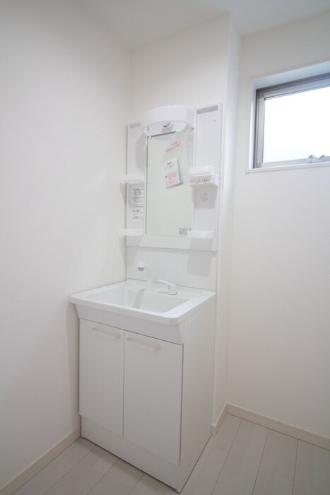 物件内観写真10　(洗面)