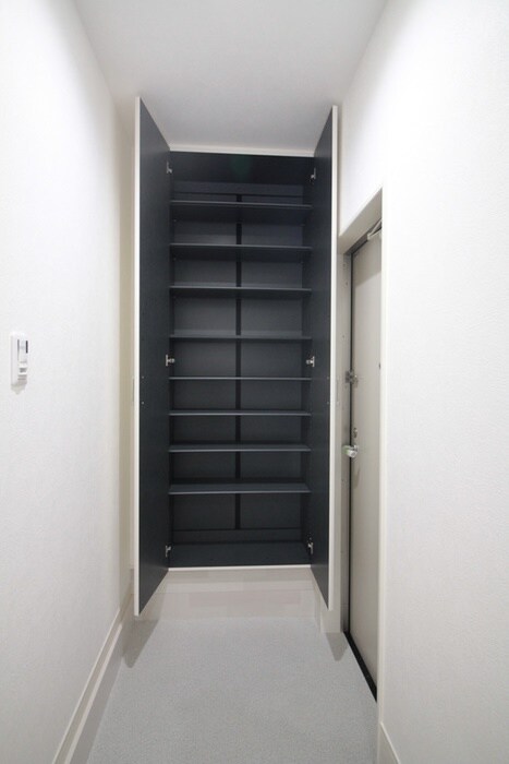 物件内観写真14　(玄関)