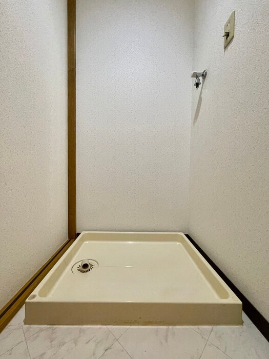 物件内観写真13　(洗濯機置場)