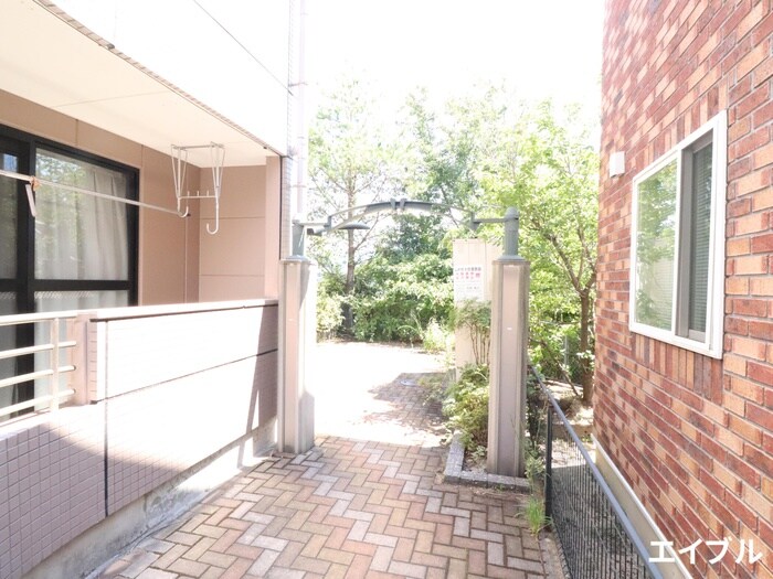 物件外観写真5　(エントランス部分)