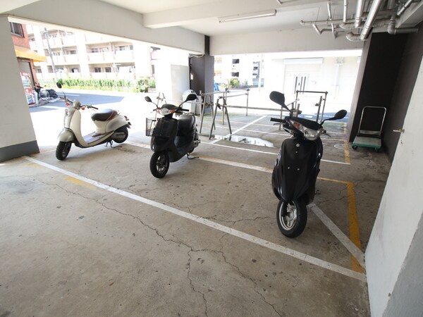 バイク置き場