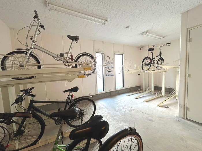 物件外観写真3　(駐輪場)
