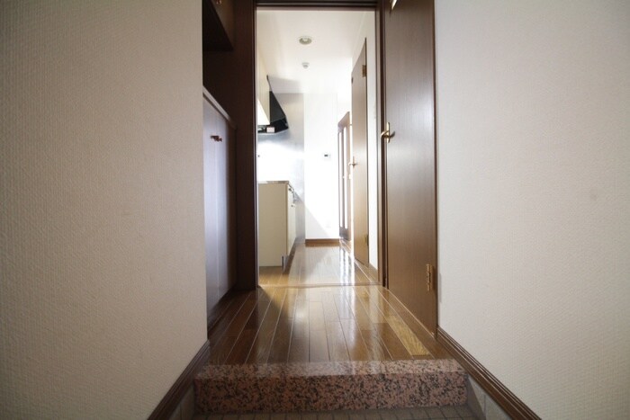 物件内観写真15　(玄関)