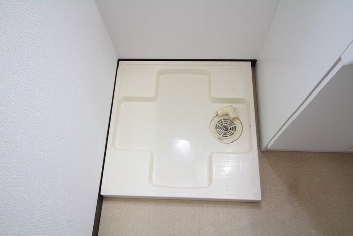 物件内観写真16　(洗濯機置場)