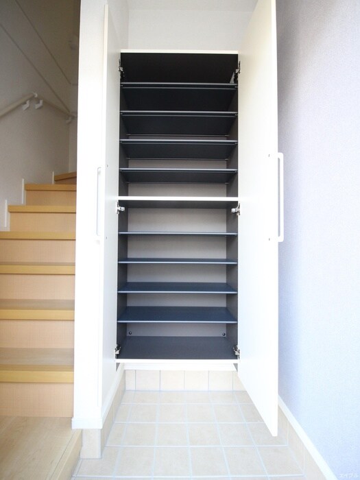 物件内観写真15　(靴箱)