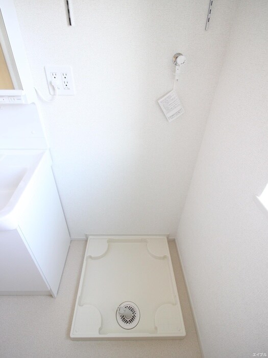 物件内観写真17　(洗濯機置場)