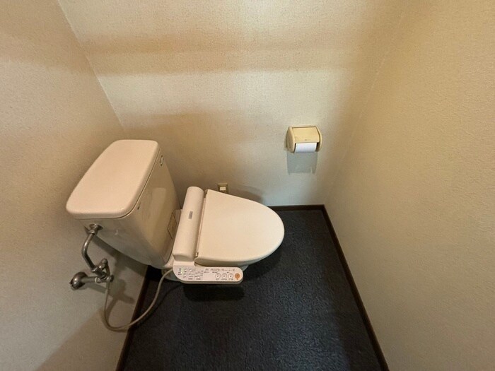物件内観写真8　(トイレ)