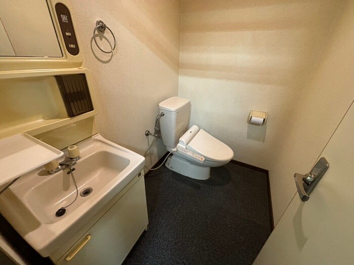 物件内観写真10　(トイレ)