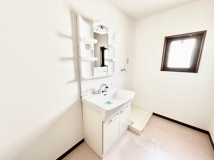 物件内観写真9　(洗面)