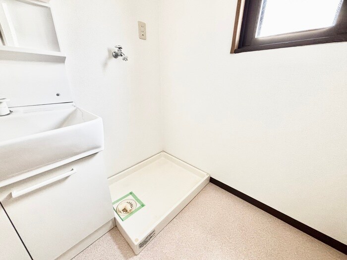 物件内観写真10　(洗濯機置場)