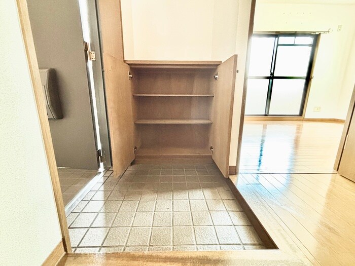 物件内観写真16　(靴箱)