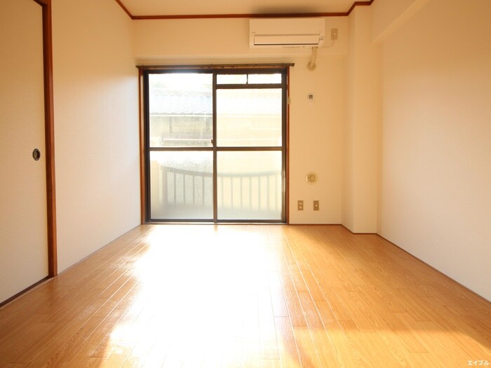 物件内観写真4　(居室)