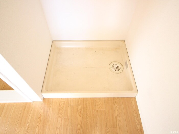 物件内観写真17　(洗濯機置場)