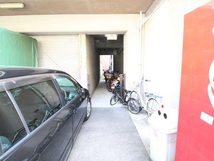 物件外観写真6　(駐輪場)