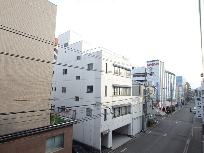 物件内観写真13　(室内からの展望)