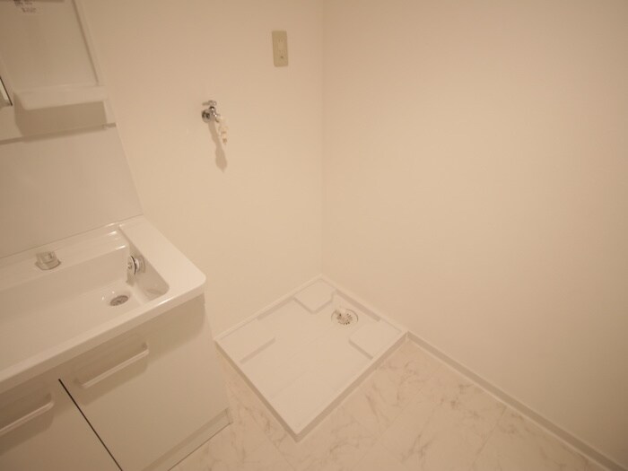 物件内観写真8　(洗濯機置場)