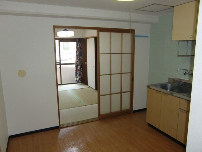 物件内観写真4　(居室)