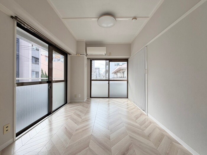 物件内観写真4　(居室)