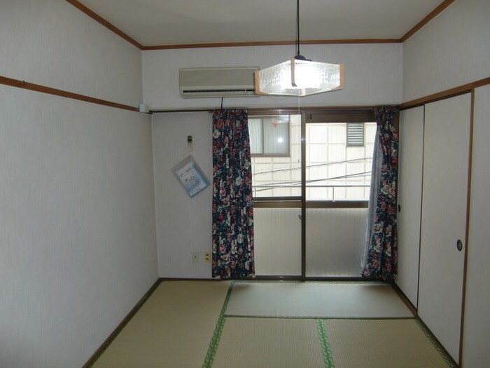 物件内観写真8　(居室)