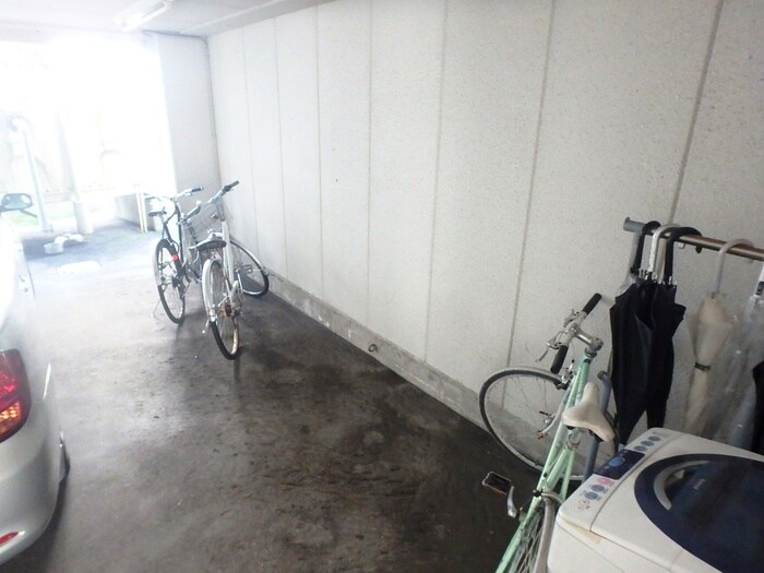 物件外観写真6　(駐輪場)