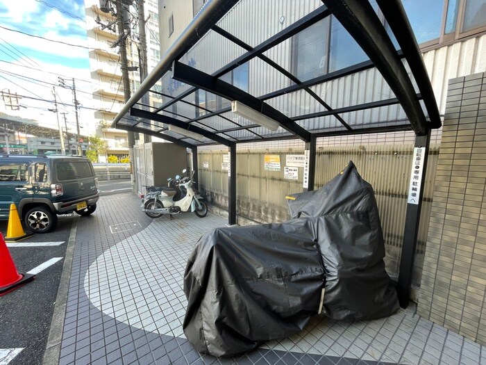 物件外観写真4　(駐輪場)