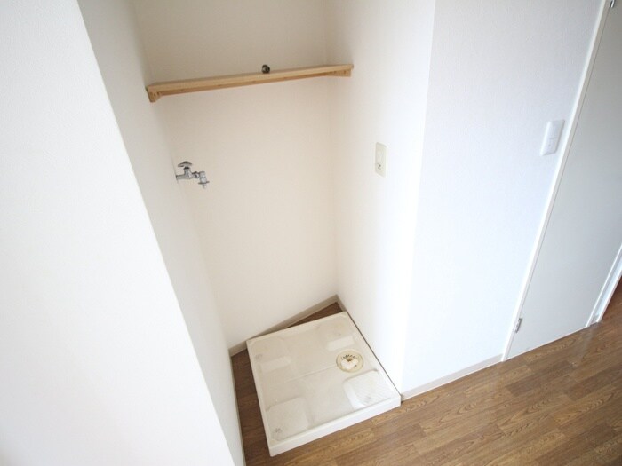 物件内観写真13　(洗濯機置場)