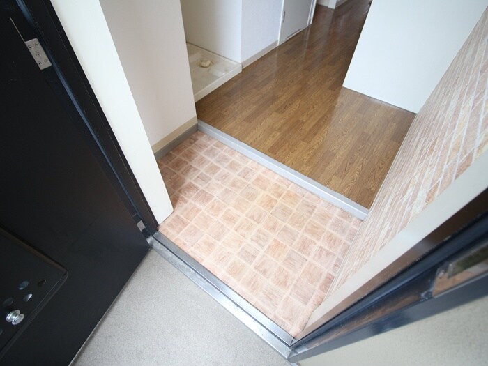 物件内観写真14　(玄関)