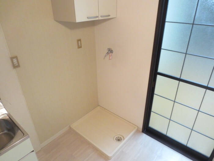 物件内観写真14　(洗濯機置場)