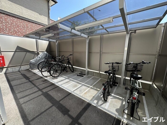 物件外観写真4　(駐輪場)