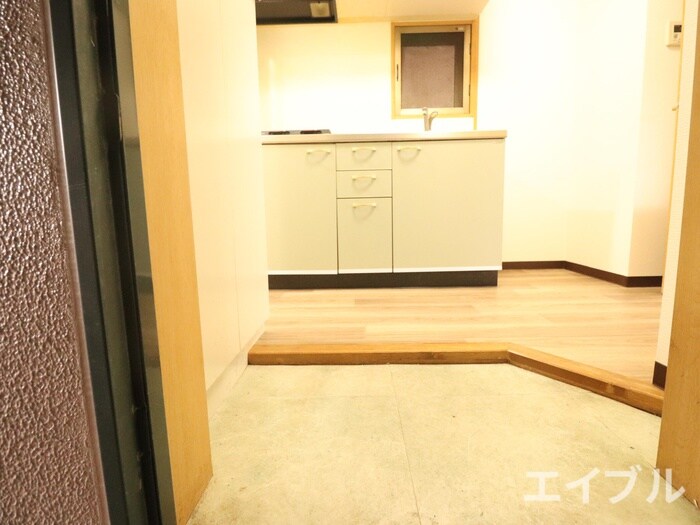 物件内観写真15　(玄関)