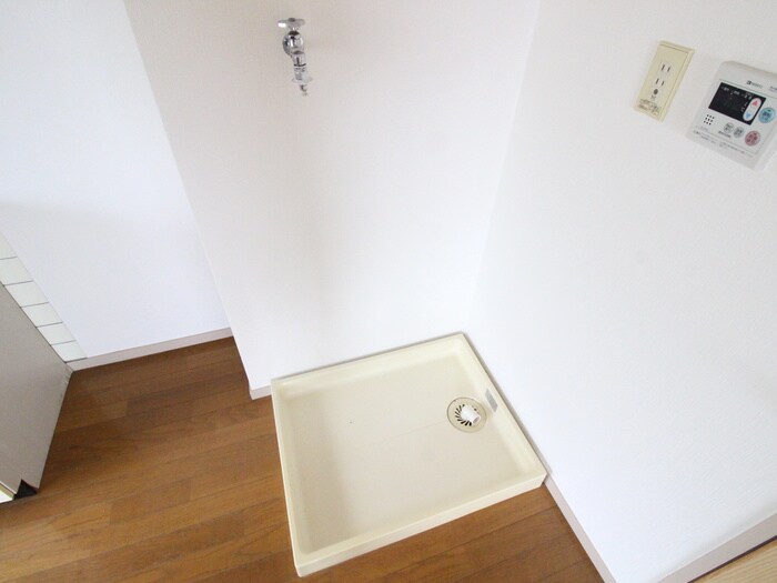 物件内観写真13　(洗濯機置場)