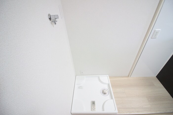 物件内観写真15　(洗濯機置場)