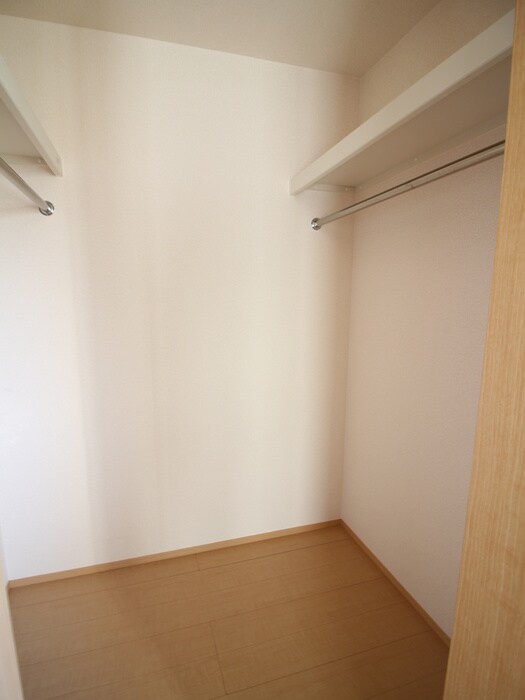 物件内観写真10　(収納)