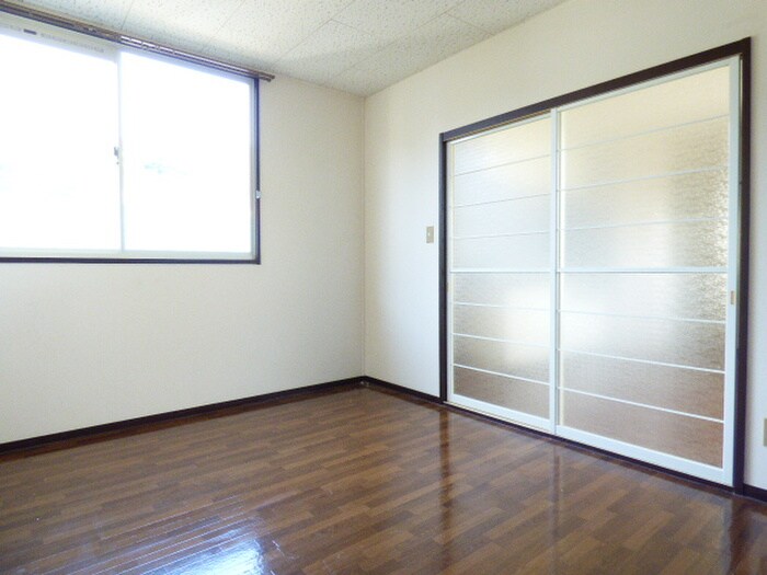 物件内観写真4　(居室)