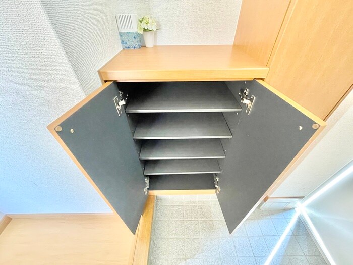 物件内観写真15　(靴箱)