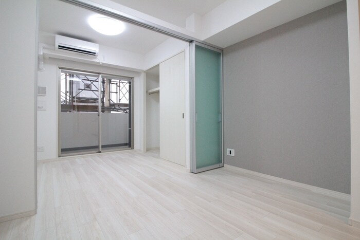 物件内観写真8　(室内からの展望)