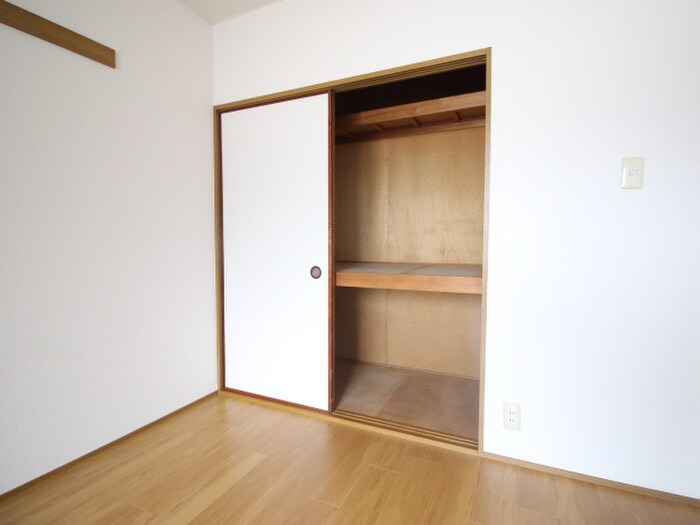 物件内観写真13　(収納)