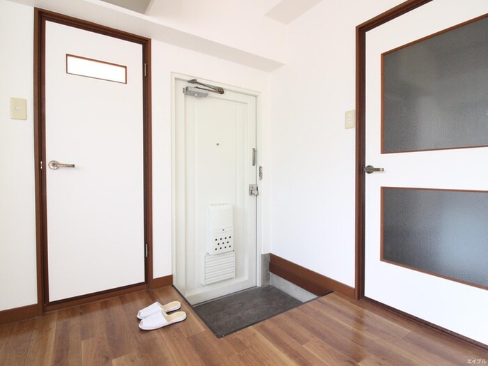 物件内観写真16　(玄関)