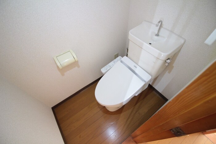 物件内観写真8　(トイレ)