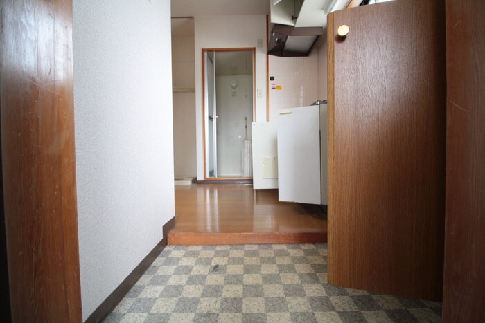 物件内観写真18　(玄関)