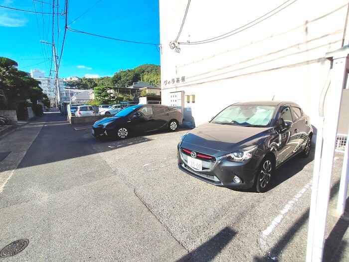 物件外観写真6　(駐車場)