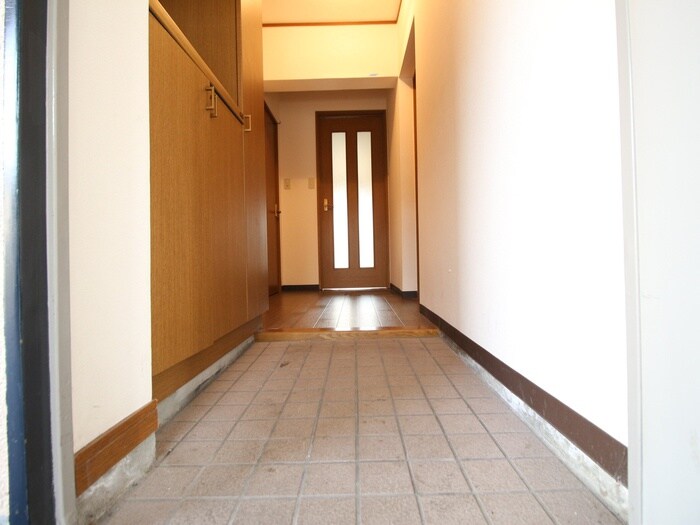 物件内観写真11　(廊下)