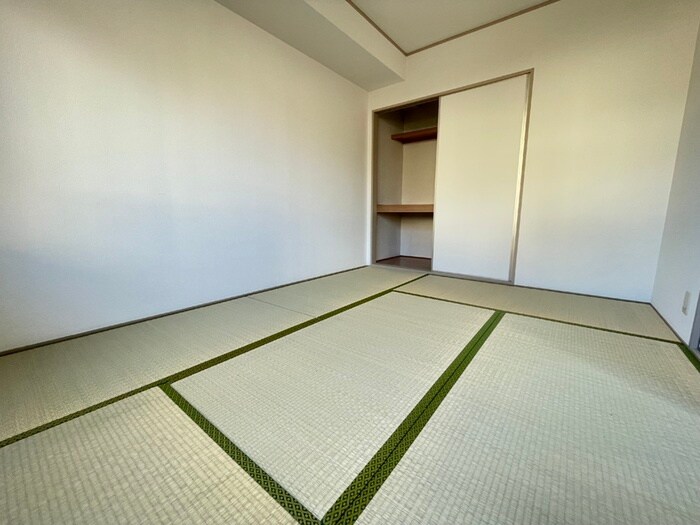 物件内観写真4　(居室)