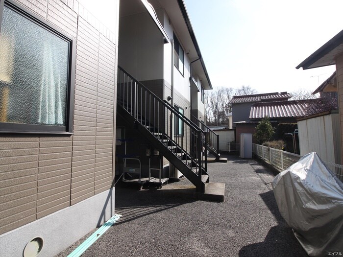 物件外観写真3　(エントランス部分)