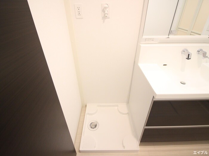 物件内観写真12　(洗濯機置場)