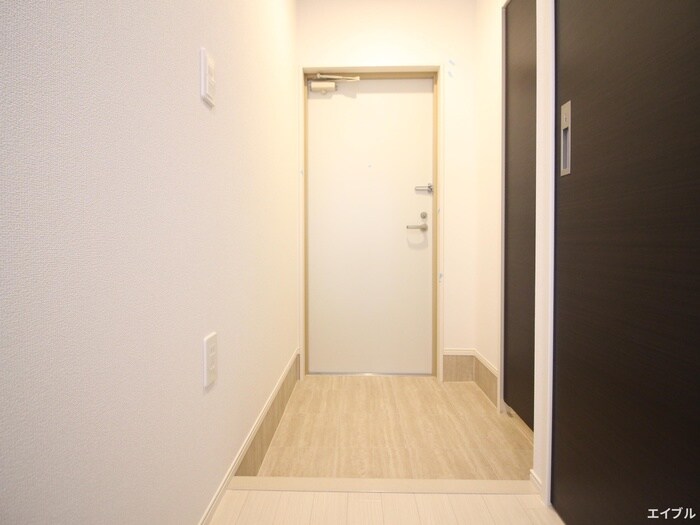 物件内観写真14　(玄関)
